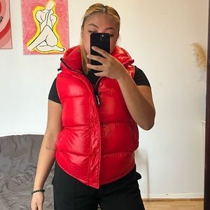 Aritzia Super Puff Vest